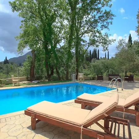 Zoe & Haris Villas Kynopiastai